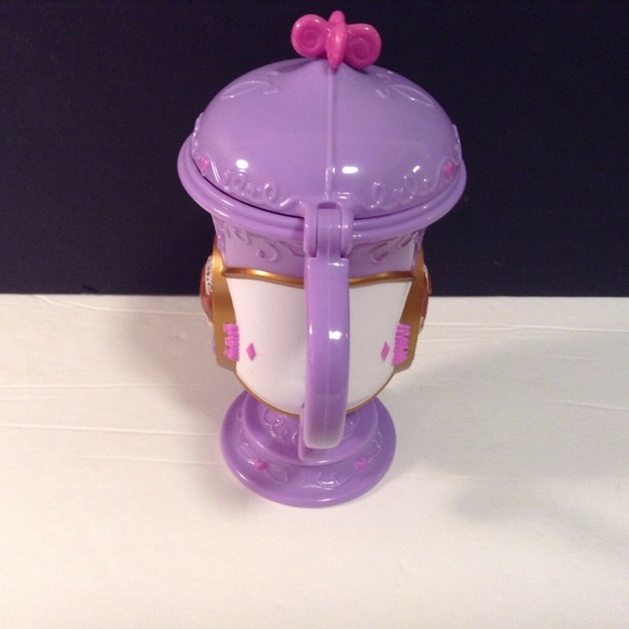 Disney On Ice Purple Plastic Flip Top Cup Sophia - Picture 4 of 6